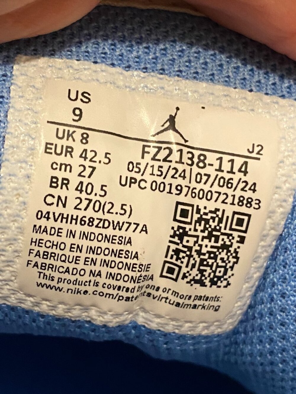 Air Jordan 1 Low SE Legend Blue Patent Menโs 9 Style Code: FZ2138-114 Women 10.5 - Picture 7 of 11